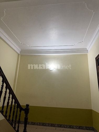 Cho thuê nhà lô góc Nguyễn Chánh Yên Hoà Trung Hoà Cầu Giấy dtsd 160m2