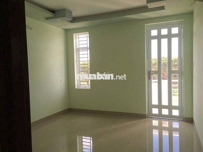 Nhà mặt tiền KDC Công ty 8 cho thuê, 4 phòng ngủ, 3 nhà vệ sinh