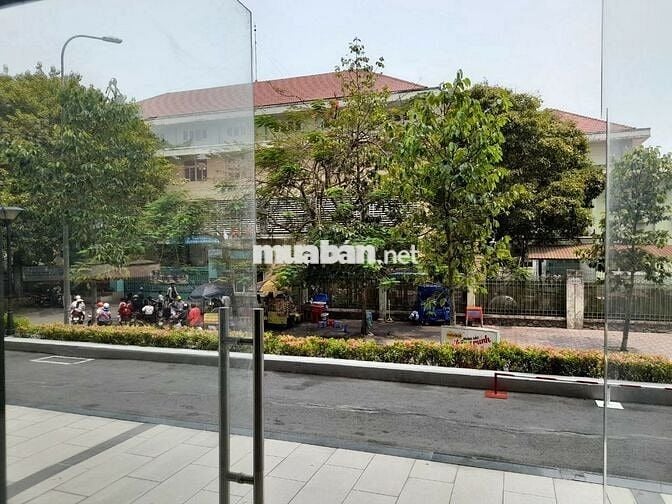 Bán shophouse chung cư green river dt151m2 1 trệt+1 lầu đã có sổ hồng.