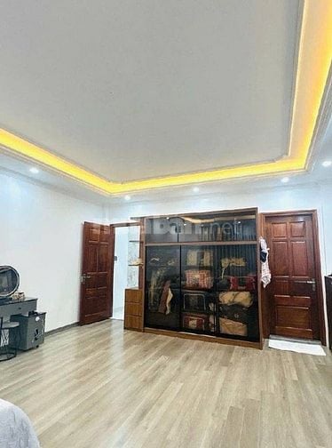 Siêu Phẩm-Lô Góc 53m2-5Tầng-Thang Máy-Mặt Ngõ Thông-Phố Hồng Mai-16Tỷ8