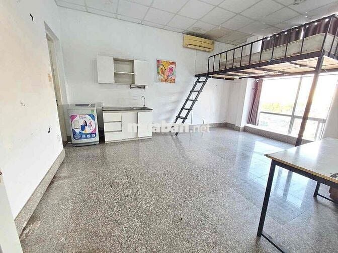 cho thuê phòng có gác rộng giá rẻ thoáng gần cầu Lê Văn Sỹ Quận 3