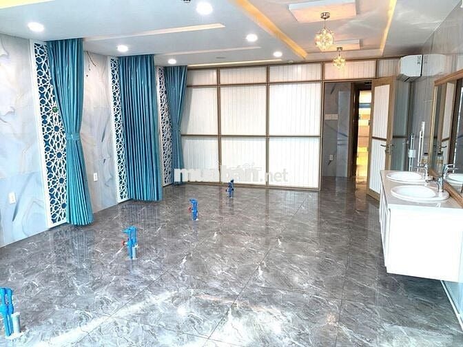 BIỆT THƯ KHU VIP NGUYỄN VĂN TRỖI_ 9X20M_ TRỆT 2 LẦU. NHÀ ĐẸP.