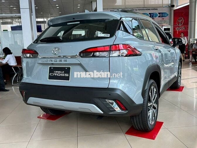 Toyota Cross 1.8V giá cực tốt - xe giao ngay