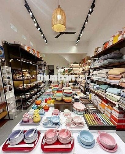 Cho thuê nhà 2MT Trần Khánh Dư Q1 – Trệt 3 lầu, 4x15m, có sân, 35tr
