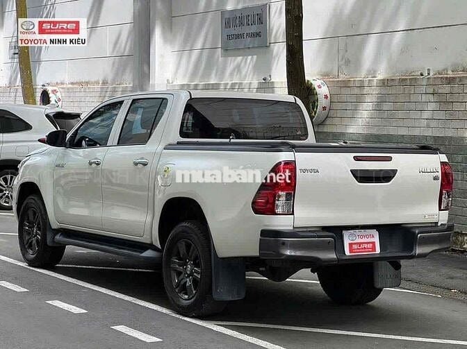 Toyota Hilux 2021 2.4E 4x2 AT -50000km 180Tr trả