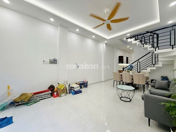 RA NHANH BÁN GẤP CĂN NHÀ Đ HOÀNG DIỆU, PHÚ NHUẬN.GẦN TRƯỜNG NGÔ TẤT TỐ