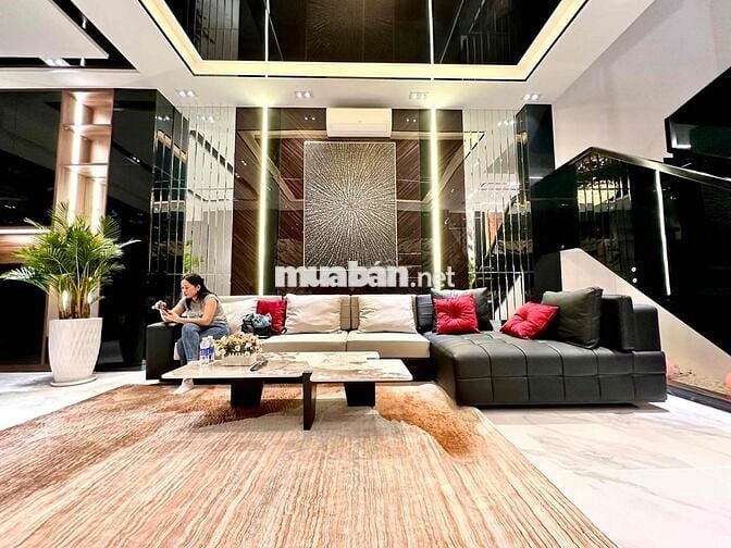 NHÀ PHỐ HIỆN ĐẠI CÓ THANG MÁY KHU ĐƯỜNG SỐ P.PHÚ MỸ QUẬN 7