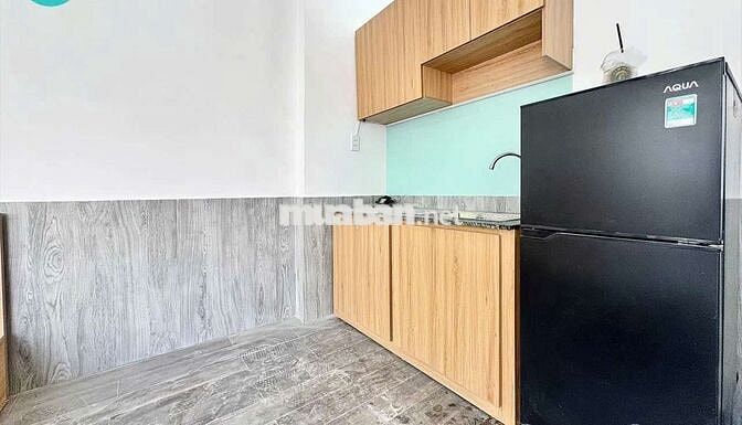 STUDIO BAN CÔNG, RỘNG 30M2, FULL NỘI THẤT, GẦN VÒNG XOAY HÀNG XANH
