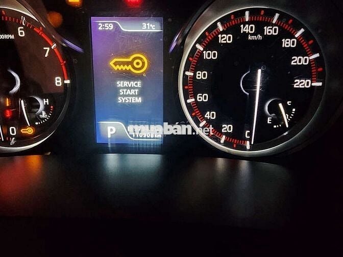 XL7 Trắng 2021