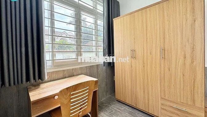 STUDIO BAN CÔNG, RỘNG 30M2, FULL NỘI THẤT, GẦN VÒNG XOAY HÀNG XANH