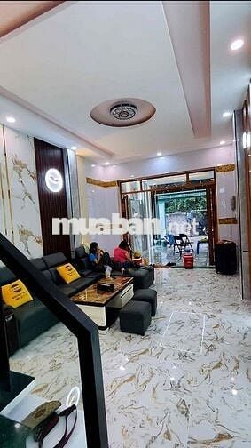 bán nhà 1 lầu 1 trệt sân xe hơi 7 chổ. TP Dĩ An