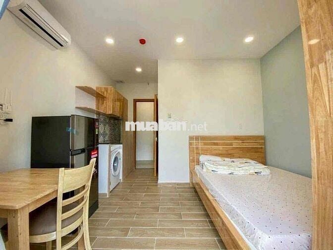 Căn Hộ Dịch Vụ - Có bancol trời rộng rãi, Full nội Thất Quận 7