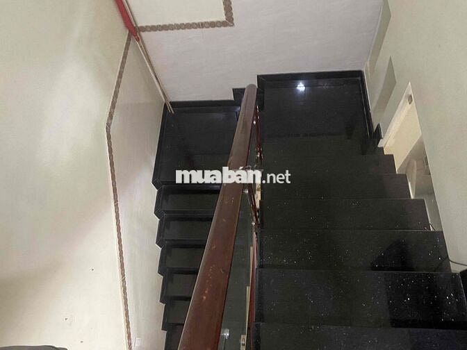 Nhà full nội thất 5x20 trệt lầu 3pn như hình