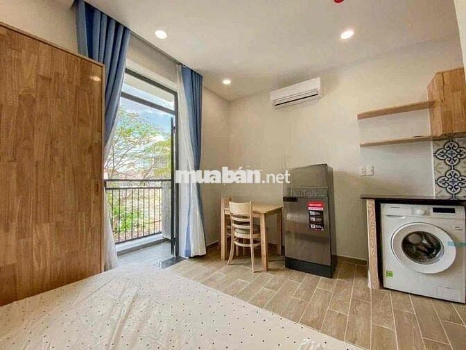 Căn Hộ Dịch Vụ - Có bancol trời rộng rãi, Full nội Thất Quận 7