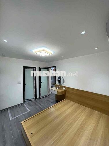 ô tô tập thể Bạch mai, 2 PN, 2 vệ sinh. DTSD 45 m2 tặng nội thất