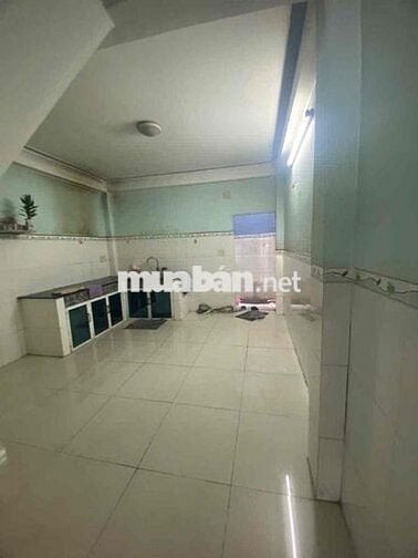 cho thuê nhà 2/ ngắn chợ nữ dân công vla lầu suốt sát chợ giá rẻ sạch