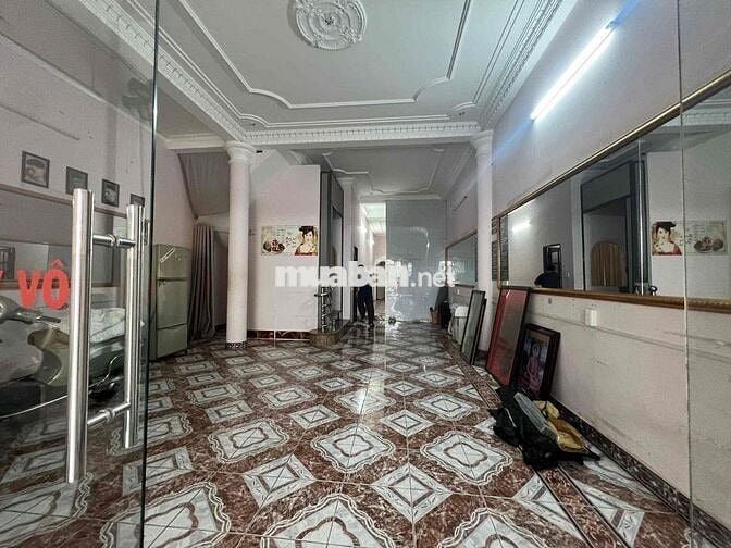 Mặt Bằng Cho Thuê ( Có Sân Đậu Xe )