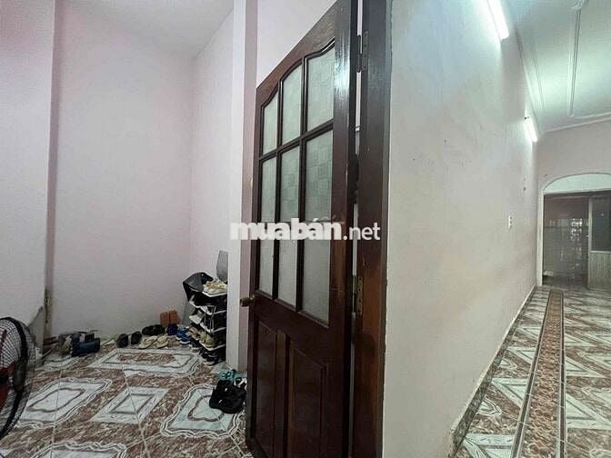 Mặt Bằng Cho Thuê ( Có Sân Đậu Xe )