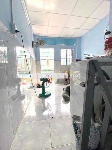 Nhà 1 trệt 1 lầu hẻm xe tải ngay ngã 4 Bốn Xã