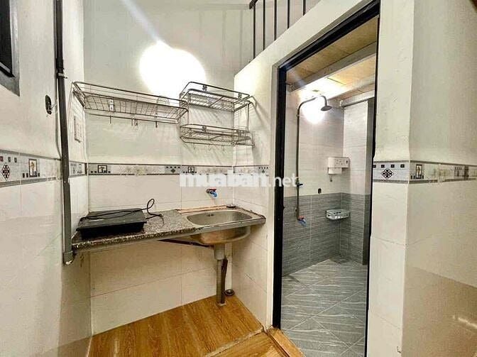 TRỐNG SẴN PHÒNG GÁC CAO FULL NỘI THẤT GẦN ĐH VĂN HIẾN, CÔNG THƯƠNG