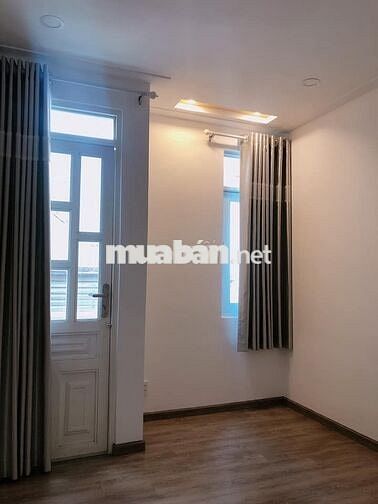 Nhà hẻm Nguyễn Văn Lạc.P.17. Bình Thạnh 3.7x14.5m.3 tầng; 4PN 3WC;30tr