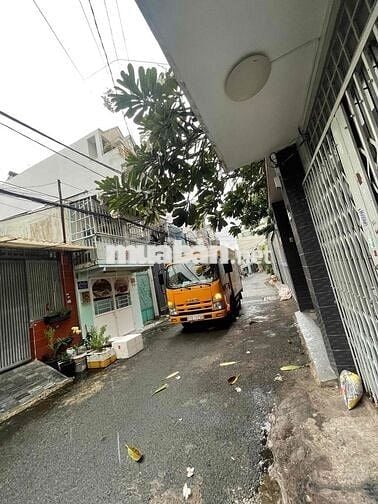 Nhà 1 trệt 1 lầu hẻm xe tải ngay ngã 4 Bốn Xã