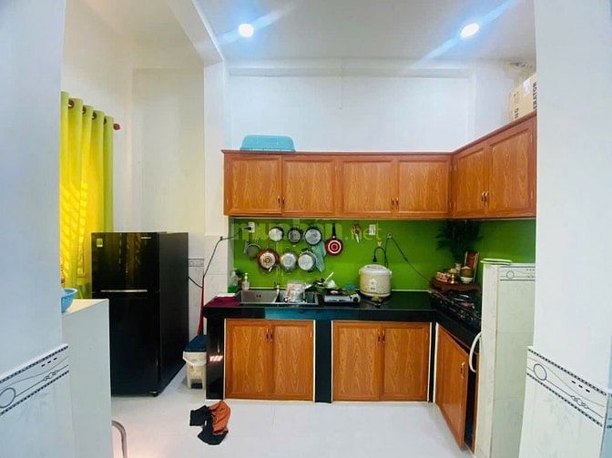 Bán nhà đúc 1 lầu Sh riêng ngay ngã tư ga giáp gò vấp