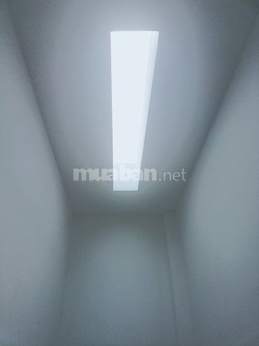 Nhà Mới Xây, Mặt Tiền 2,5 Tầng, Gần Chợ Hoà Thọ Tây