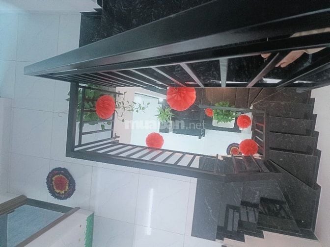 Nhà Mới Xây, Mặt Tiền 2,5 Tầng, Gần Chợ Hoà Thọ Tây