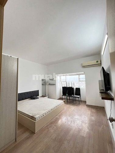 100m2, 13tr/th, 3PN, 2WC,  Nội thất, 10A Trần Nhật Duật, Tân Định, Q1.