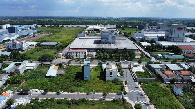 Bán gấp 1ty450 đất thổ cư 107m2 shr đường 835B có thương lượng nhẹ