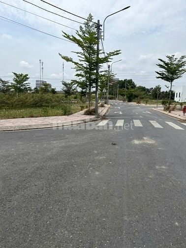 Bán gấp 1ty450 đất thổ cư 107m2 shr đường 835B có thương lượng nhẹ