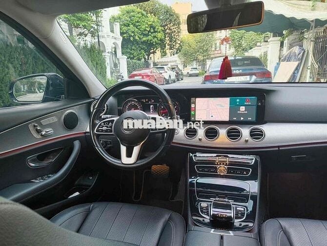 Mercedes Benz E Class 2020 - 50000 km