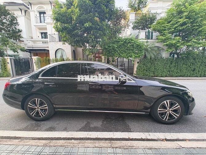 Mercedes Benz E Class 2020 - 50000 km