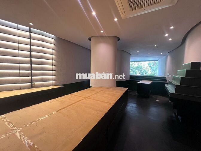 SIÊU PHẨM PHỐ CƯỚI - 43 Hồ Văn Huê, P9, Q.Phú Nhuận - DT: 8x25, Hầm 4T