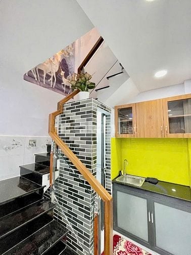 Bán nhà 2 lầu đường Ni Sư Huỳnh Liên, Phường 10, Quận Tân Bình, giá rẻ