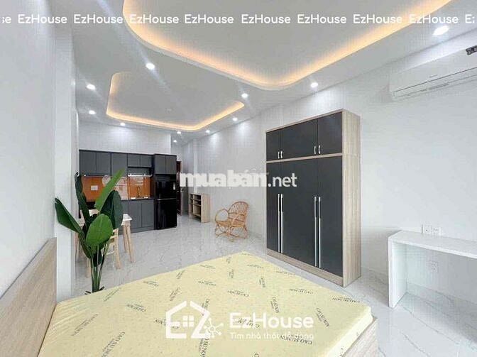 Mặt tiền đường to đùng full nội