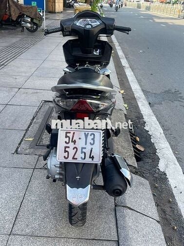 Honda air blade thái Fi 2010 mới 90% biển số TP