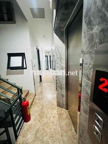 Studio đủ nội thất thang máy ngay gần cầu Kênh Tẻ