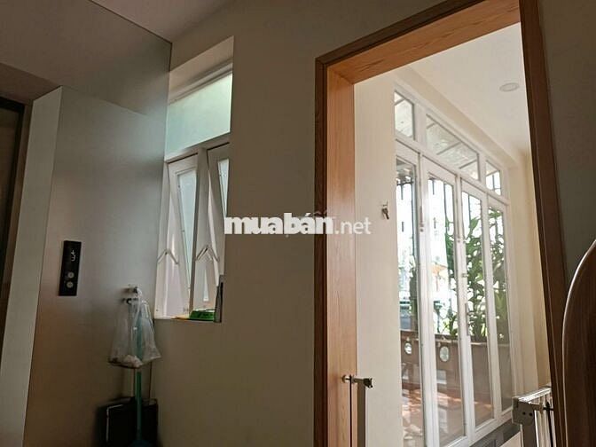 Cho thuê nguyên căn đường Nguyễn Minh Hoàng diện tích 5x20m trệt 3 lầu