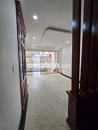Mặt Tiền Tân Hải Hầm Xe Hơi Trệt 5 Lầu Nở Hậu Toà Nhà Văn Phòng