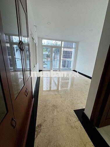 Mặt Tiền Tân Hải Hầm Xe Hơi Trệt 5 Lầu Nở Hậu Toà Nhà Văn Phòng