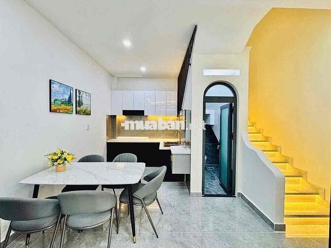 Bán nhà diện tích  50m2 xây 3 tầng chỉ hơn 5 tỷ,Phạm Văn Chiêu Gò Vấp