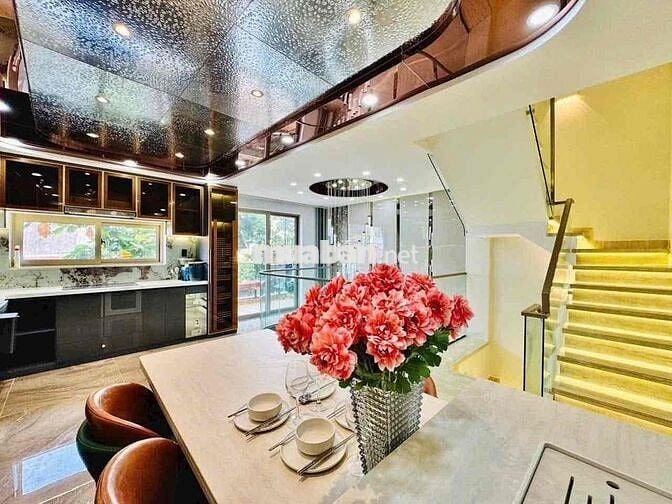 SIÊU PHẨM CỰC ĐẸP NGANG 6M XE HƠI NGỦ TRONG NHÀ CÔ GIANG,Q1-GIÁ 5TỶ660