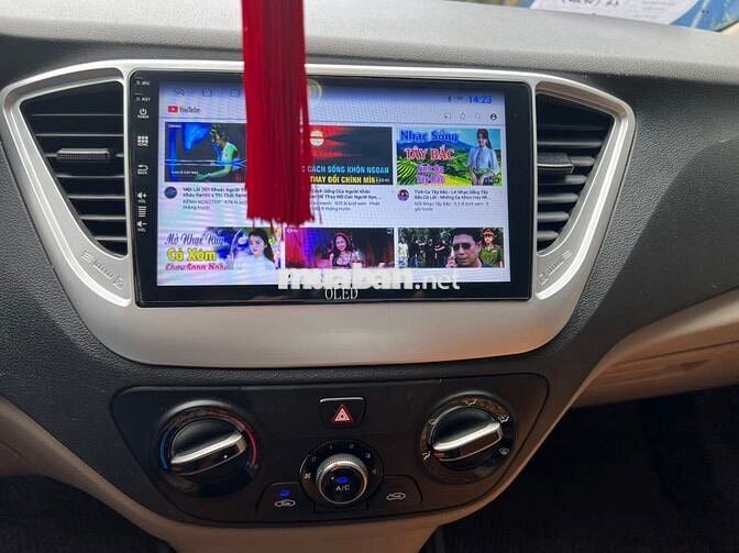 Hyundai Accent 2019 số sàn màu trắng rin