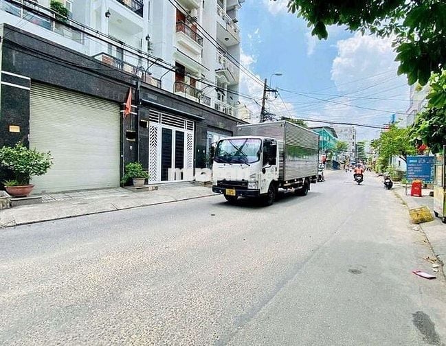 2/3 Nguyễn Sỹ sách hẻm 8m.dt.5x20m 2 lầu 3 phòng