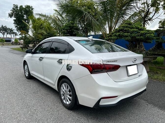 Hyundai Accent 2019 số sàn màu trắng rin