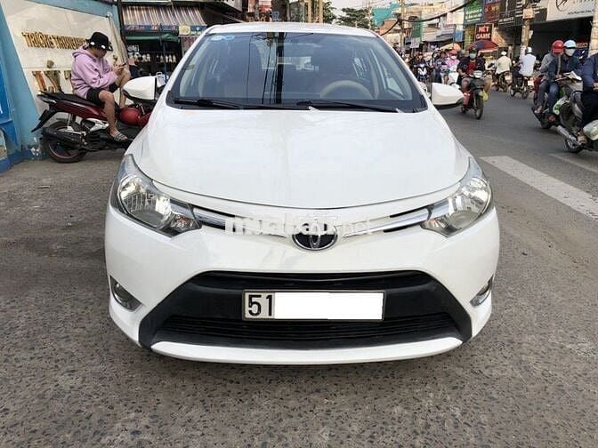 Toyota Vios 2017 số sàn màu trắng đẹp