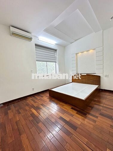 Biệt thự Phú Mỹ Hưng Q.7 cho thuê, 4 phòng, có sauna, sân ô tô_1.800$
