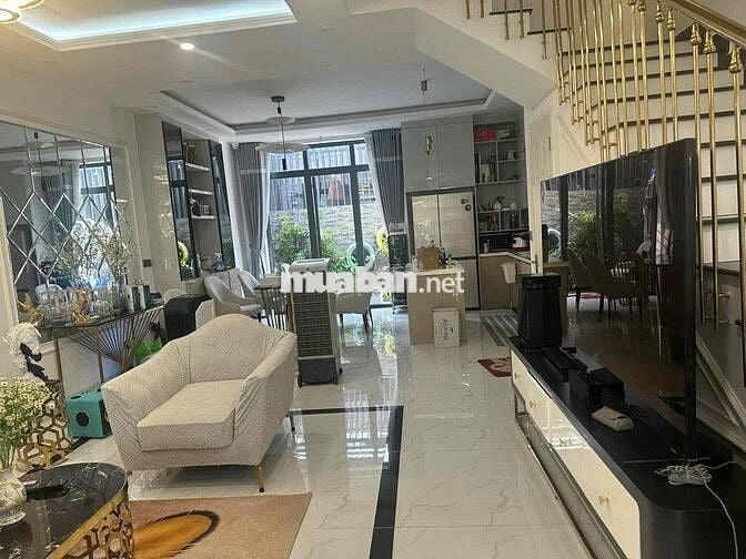 Chính chủ cho thuê biệt ghự đẹp rẻ compoud giá siêu tốt, nt mới